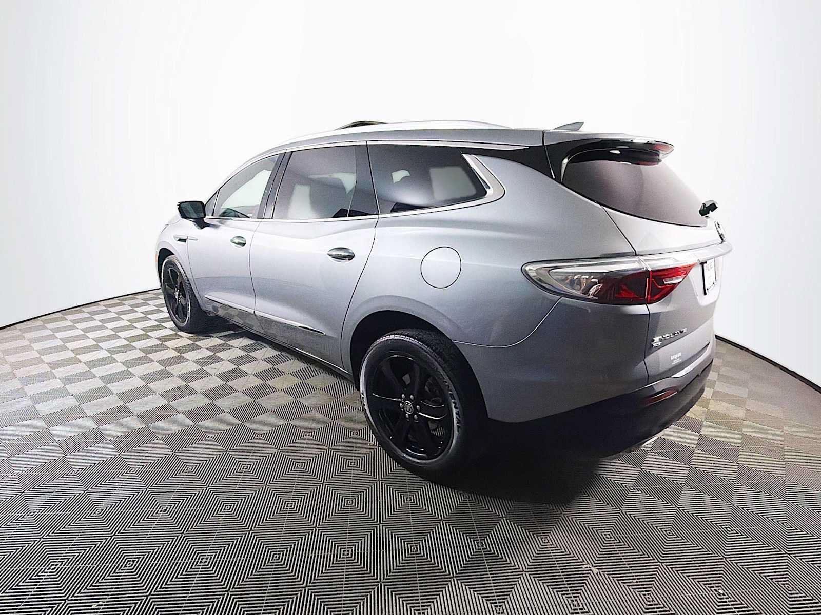 Used 2024 Buick Enclave Essence w/ Experience Buick Package AWD/4WD image 6