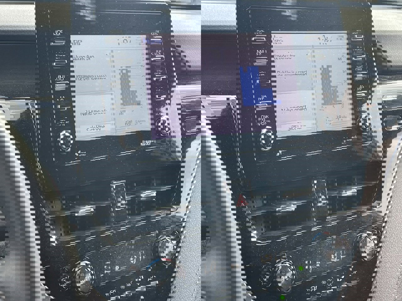 Used 2023 Toyota Camry SE image 7