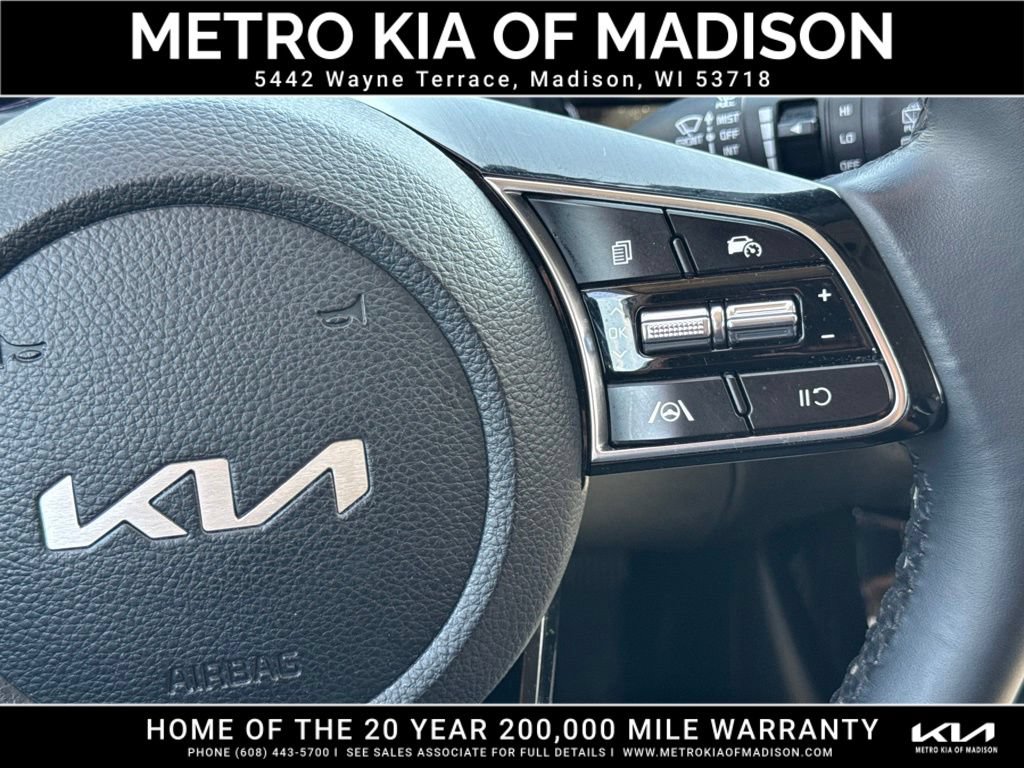 Used 2025 Kia Seltos S AWD/4WD image 19