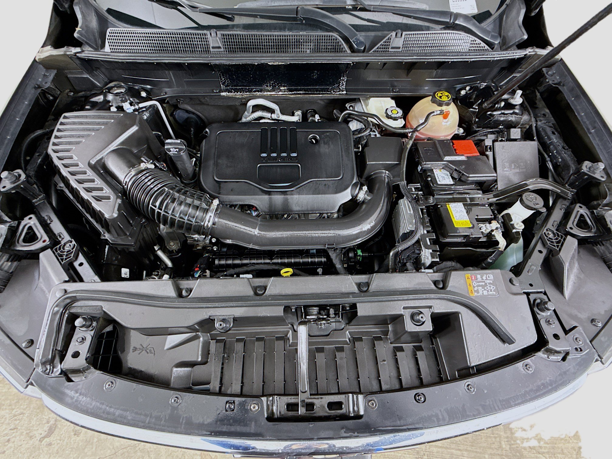 Used 2023 GMC Acadia SLE w/ Driver Convenience Package image 30