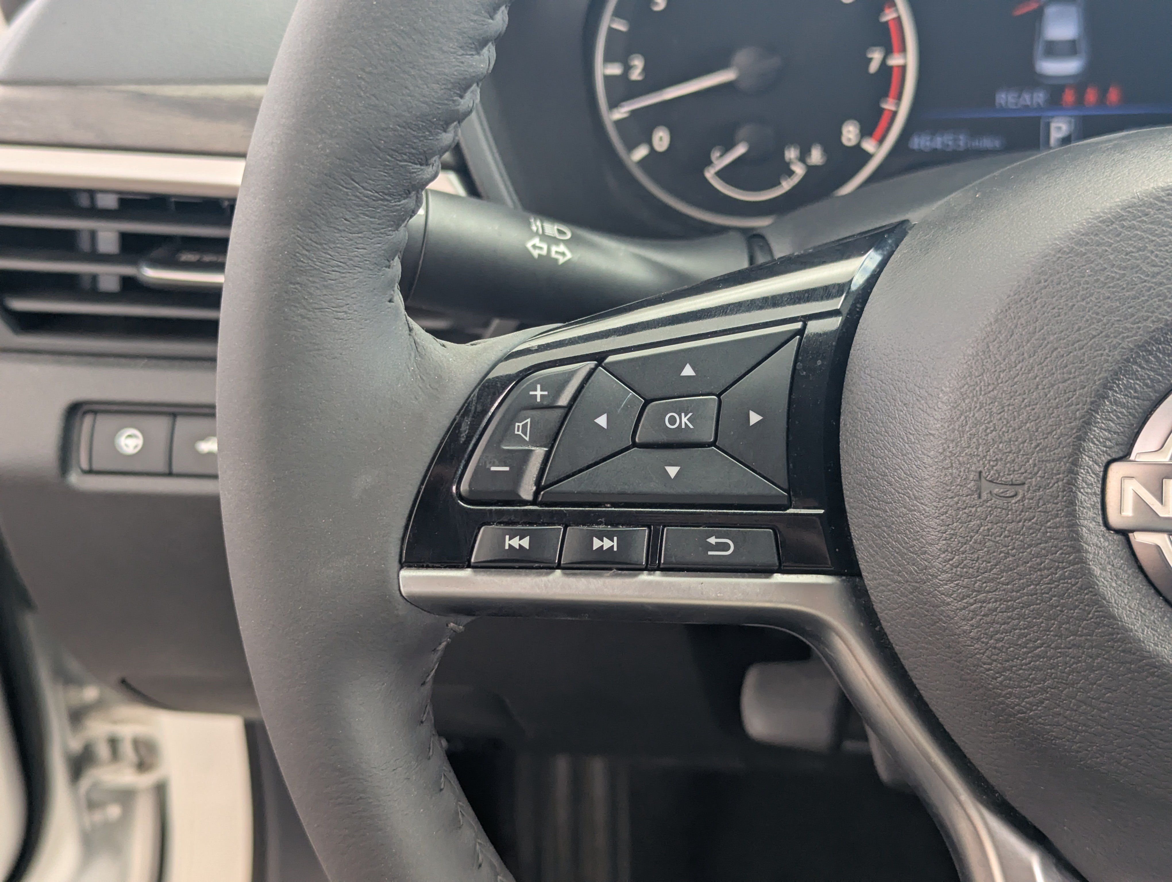 Used 2023 Nissan Altima 2.5 SV w/ SV Premium Package FWD image 23
