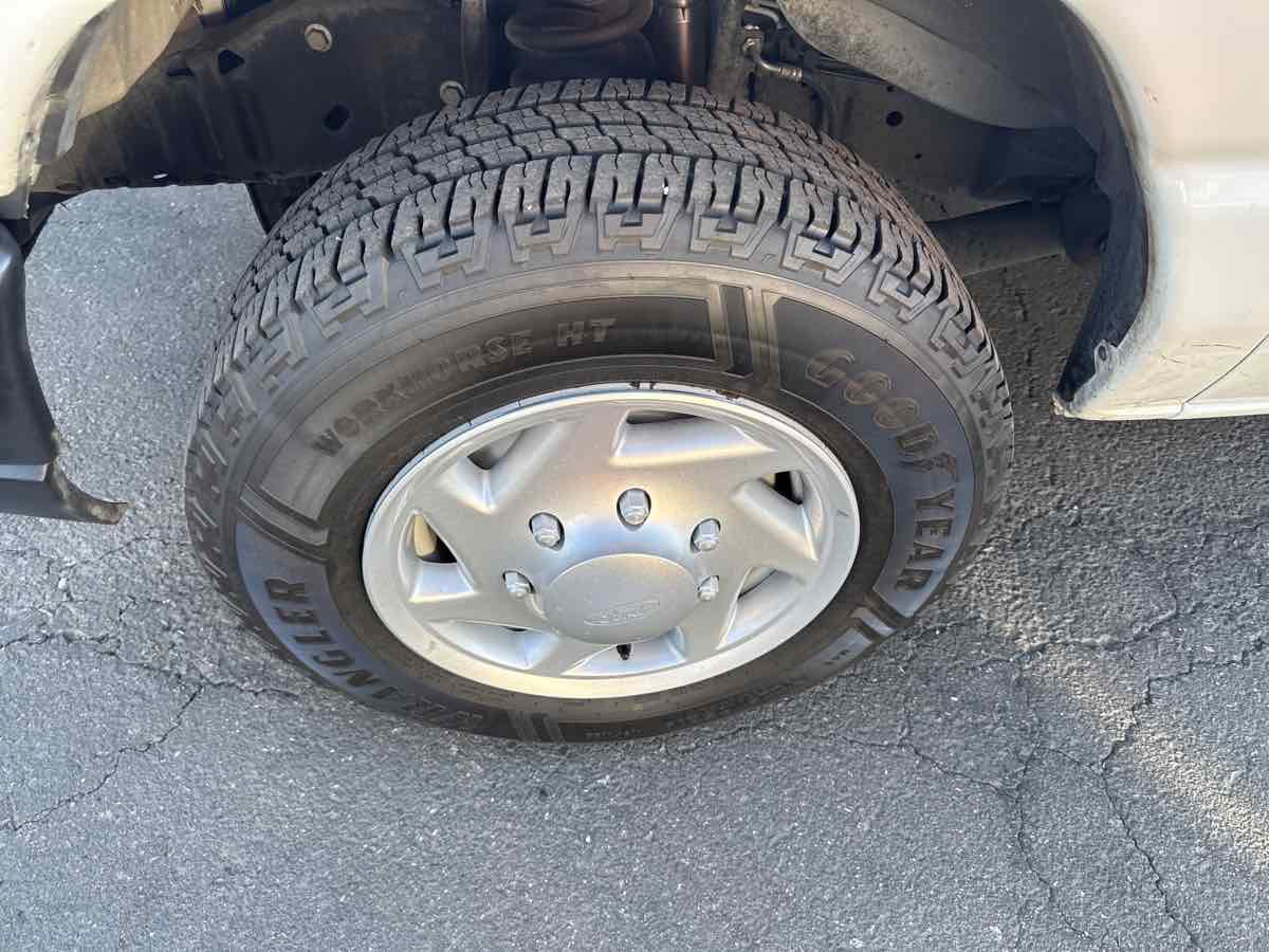 Used 2013 Ford E-150 and Econoline 150 image 13