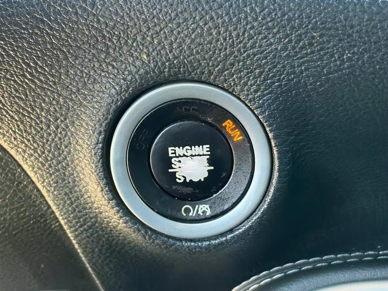 Used 2018 Dodge Challenger R/T Scat Pack w/ Leather Interior Group RWD image 30