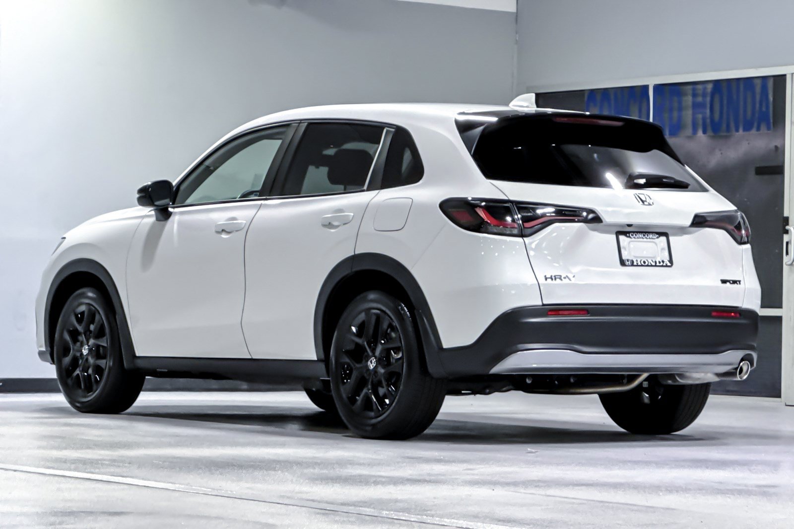 Used 2025 Honda HR-V Sport image 3