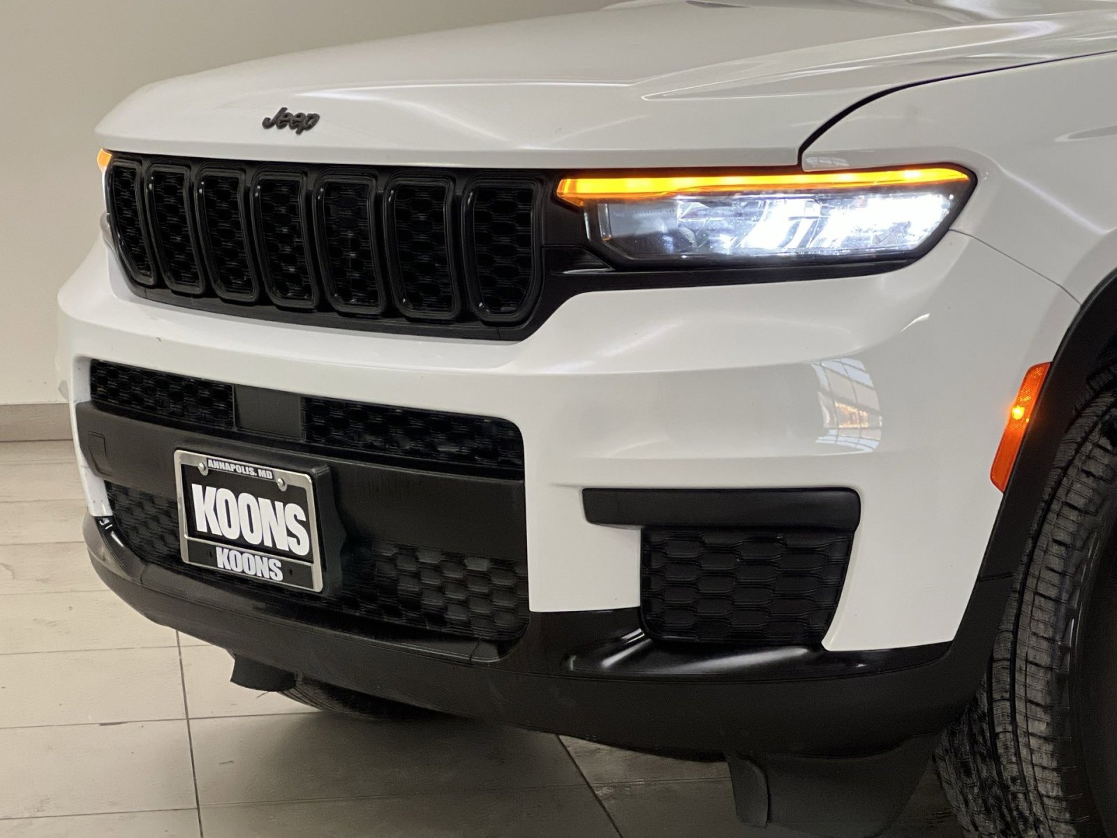 Used 2024 Jeep Grand Cherokee L Laredo image 28