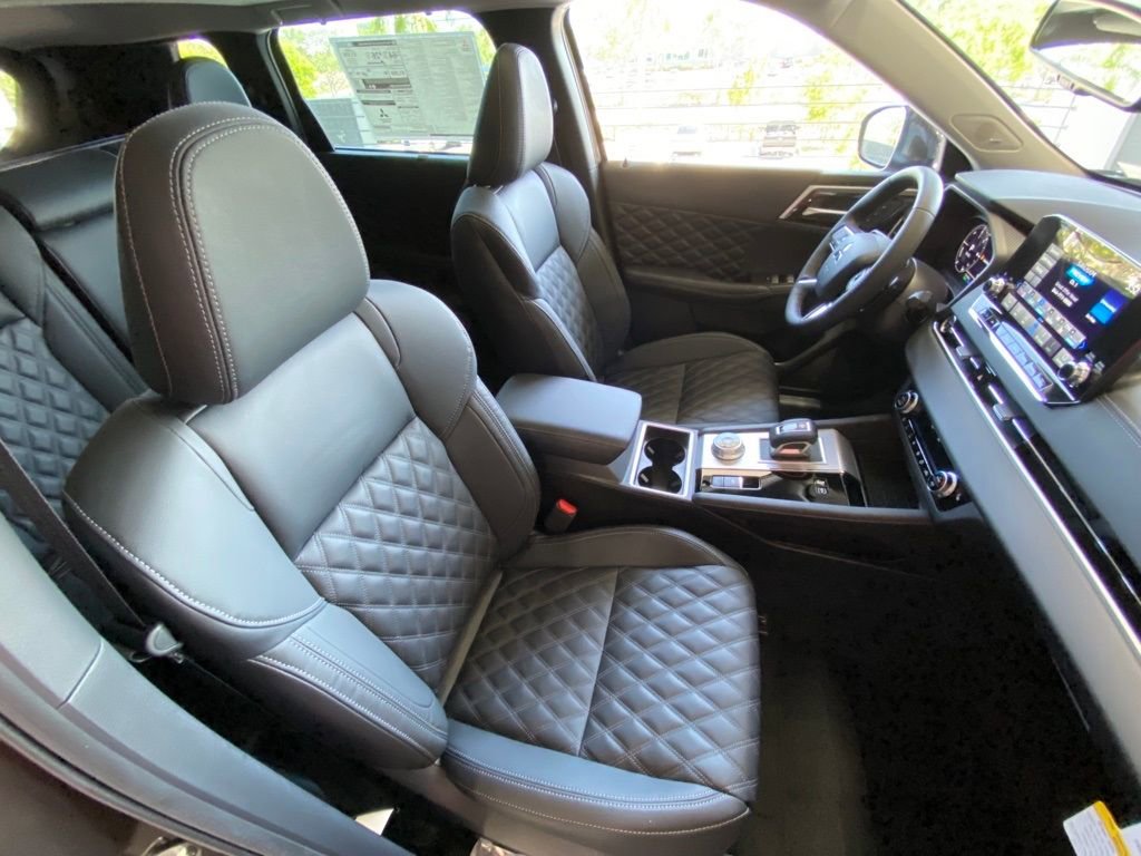 New 2023 Mitsubishi Outlander SEL image 26