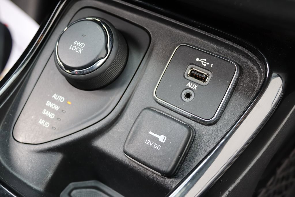 Used 2020 Jeep Compass Limited image 23