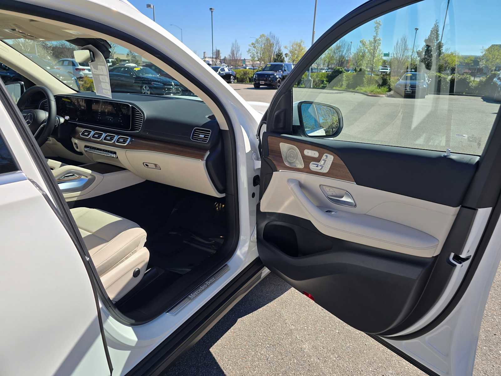Used 2026 Mercedes-Benz GLS 450 4MATIC image 13