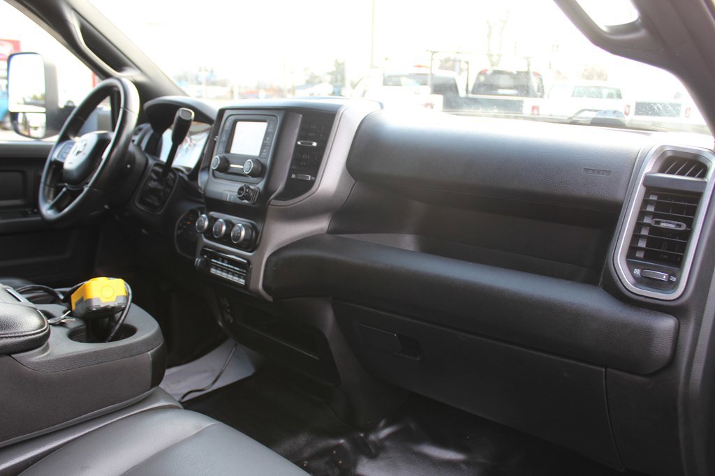 Used 2021 RAM 5500 Tradesman w/ Chrome Appearance Group image 22
