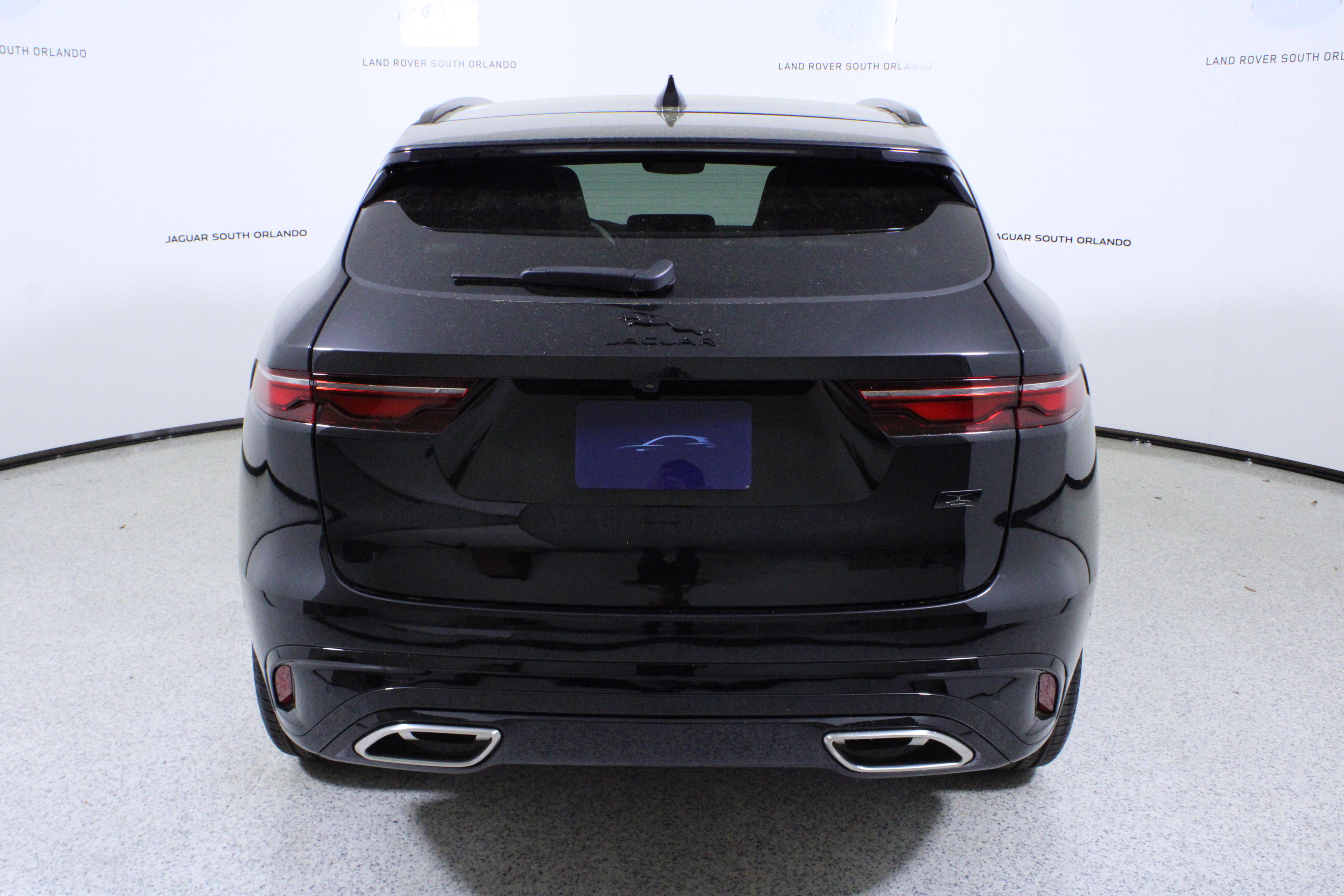 New 2026 Jaguar F-PACE R-Dynamic S image 6