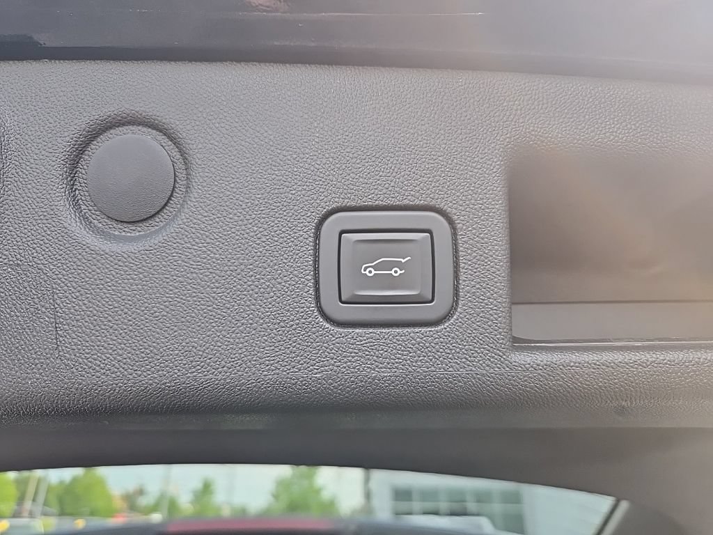 Used 2021 Chevrolet Equinox LT AWD/4WD image 17