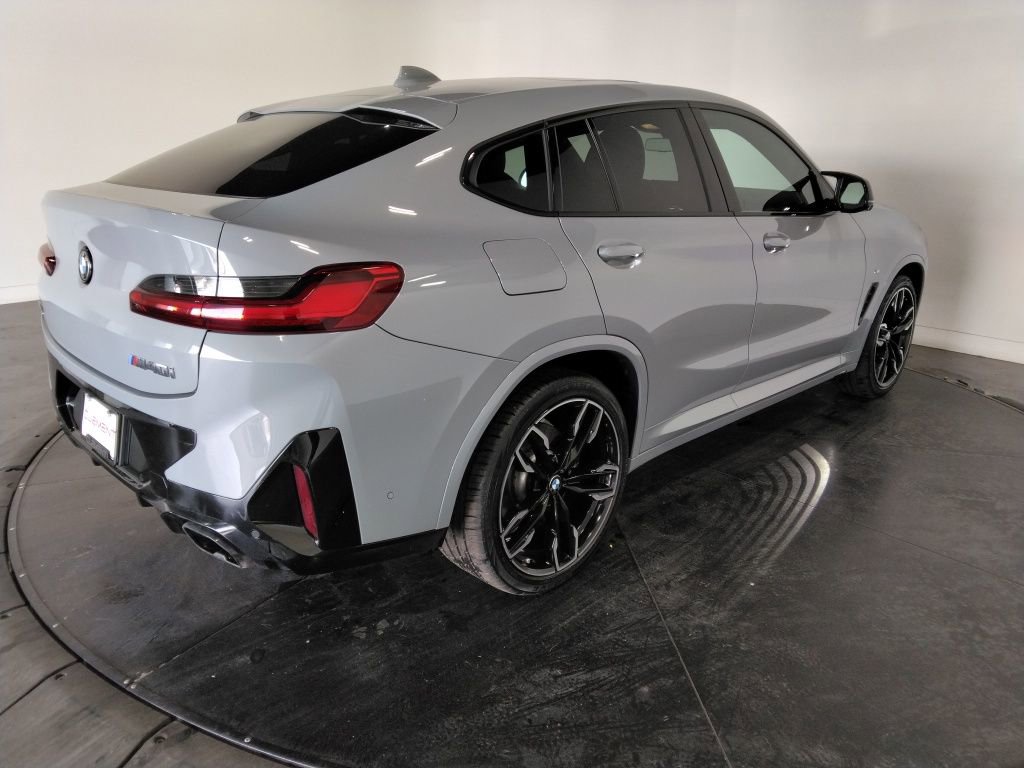 Used 2023 BMW X4 M40i image 3