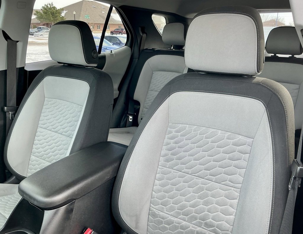 Used 2021 Chevrolet Equinox LT image 39