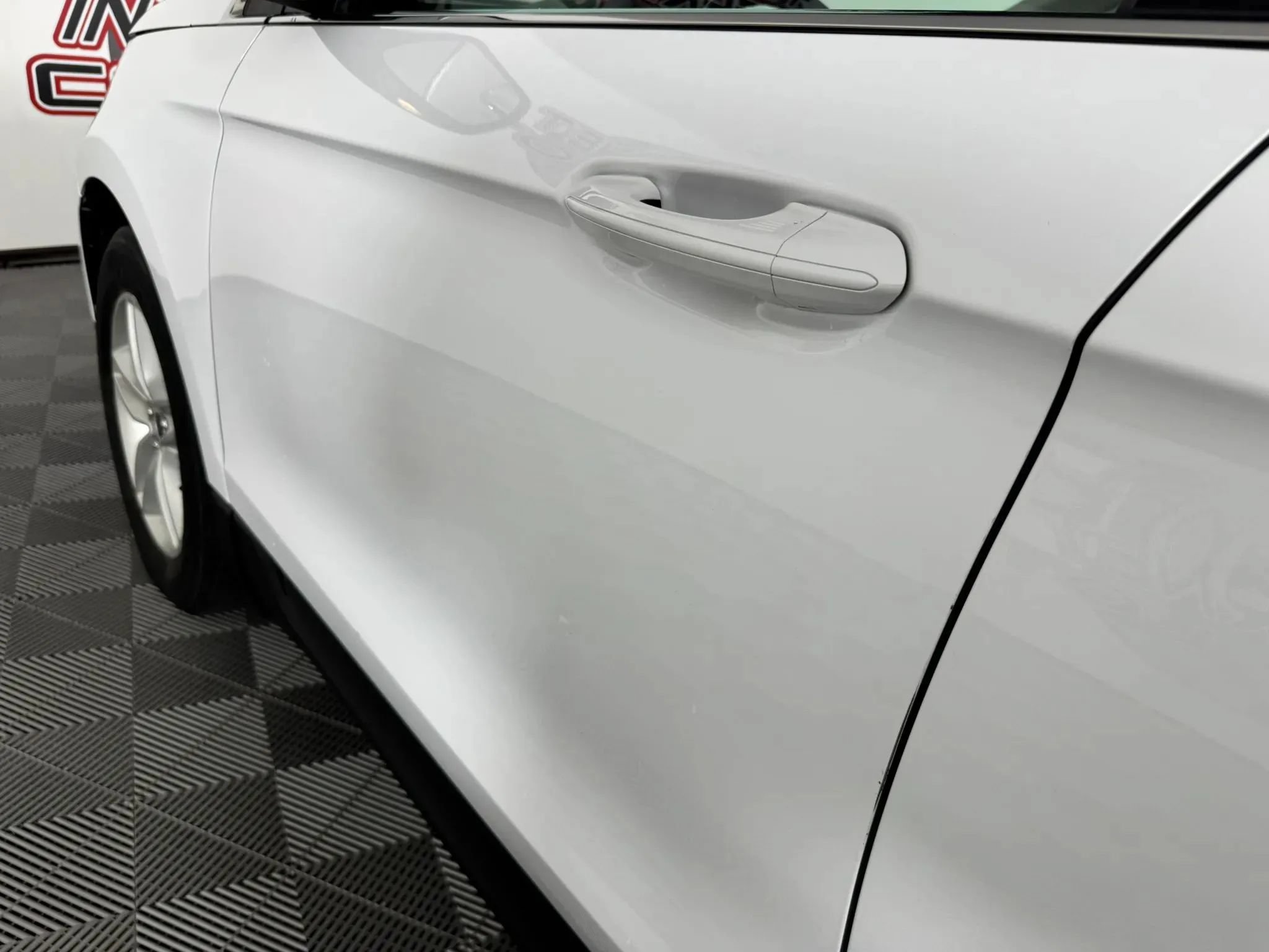 Used 2016 Ford Edge SEL FWD image 23