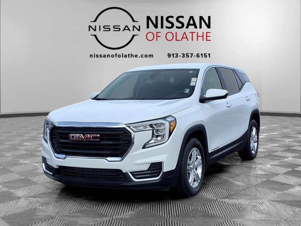 Used 2024 GMC Terrain SLE image 1