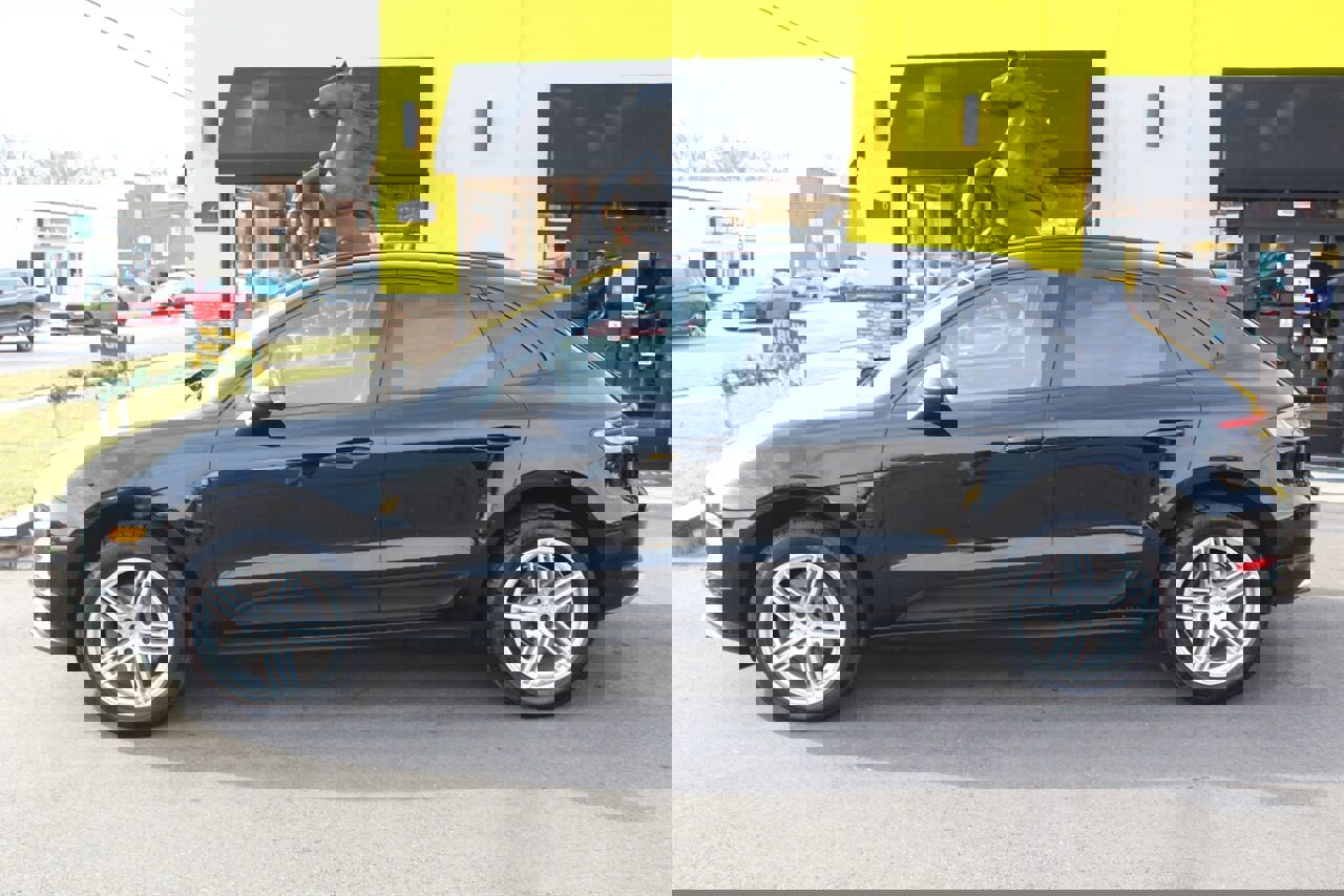 Used 2020 Porsche Macan image 24