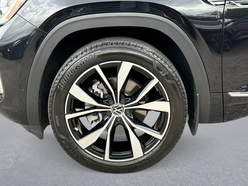 Used 2024 Volkswagen Atlas Cross Sport SEL Premium R-Line AWD/4WD image 19