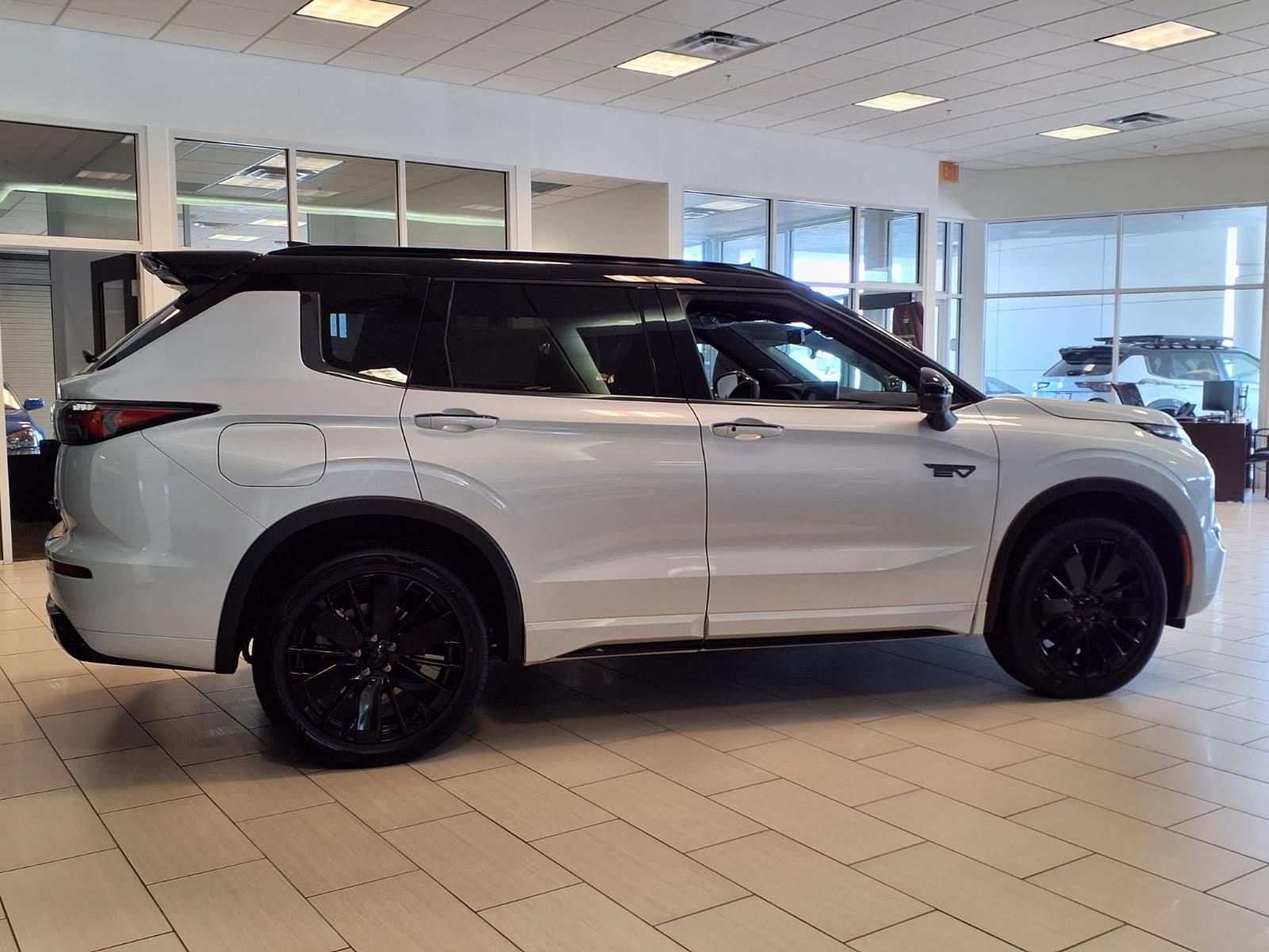 New 2026 Mitsubishi Outlander 4WD Plug-In Hybrid image 7