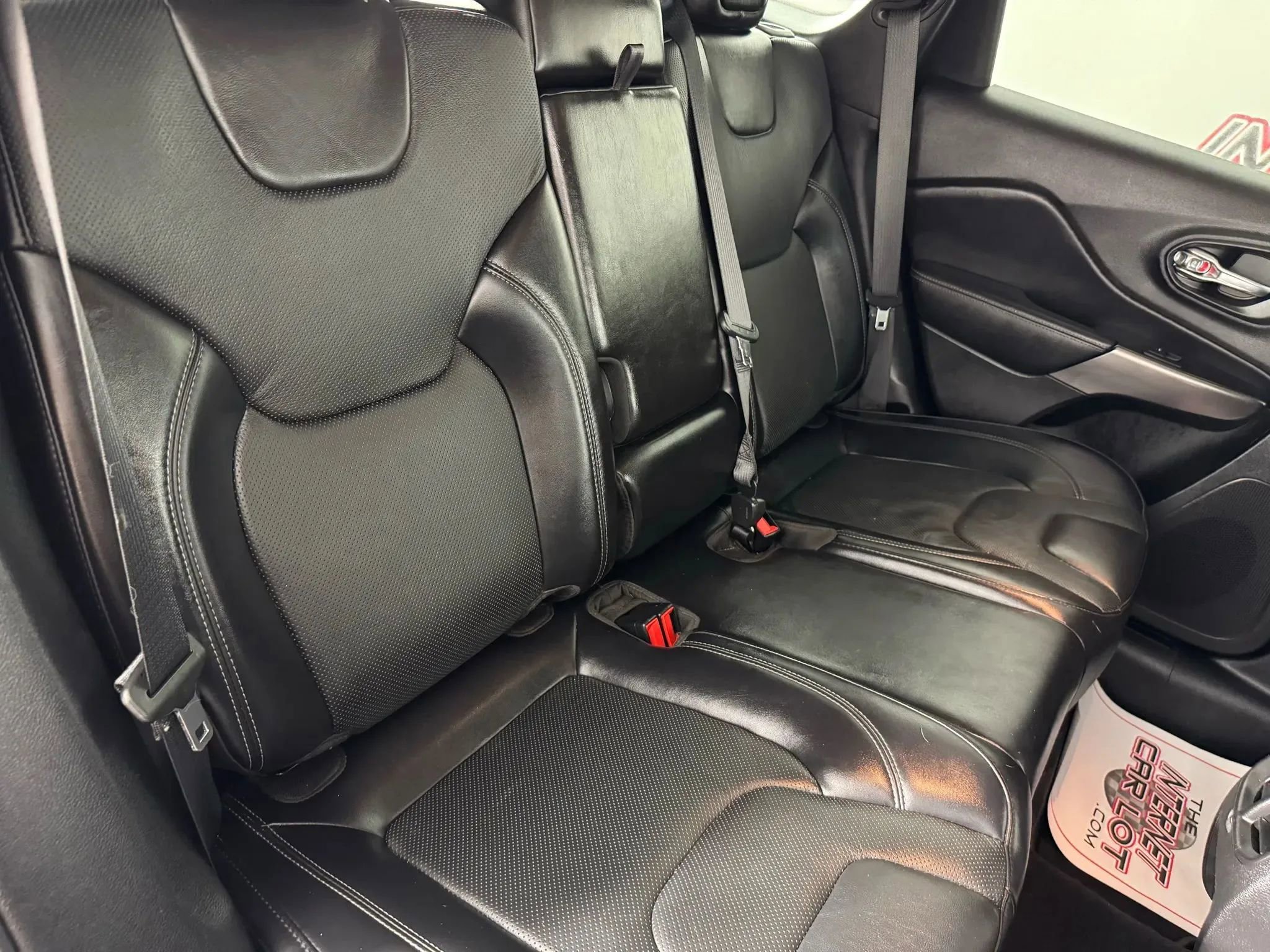 Used 2021 Jeep Cherokee Latitude Lux w/ Comfort/Convenience Group FWD image 36