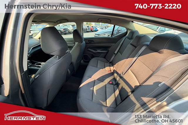 Used 2024 Nissan Altima 2.5 SV FWD image 16