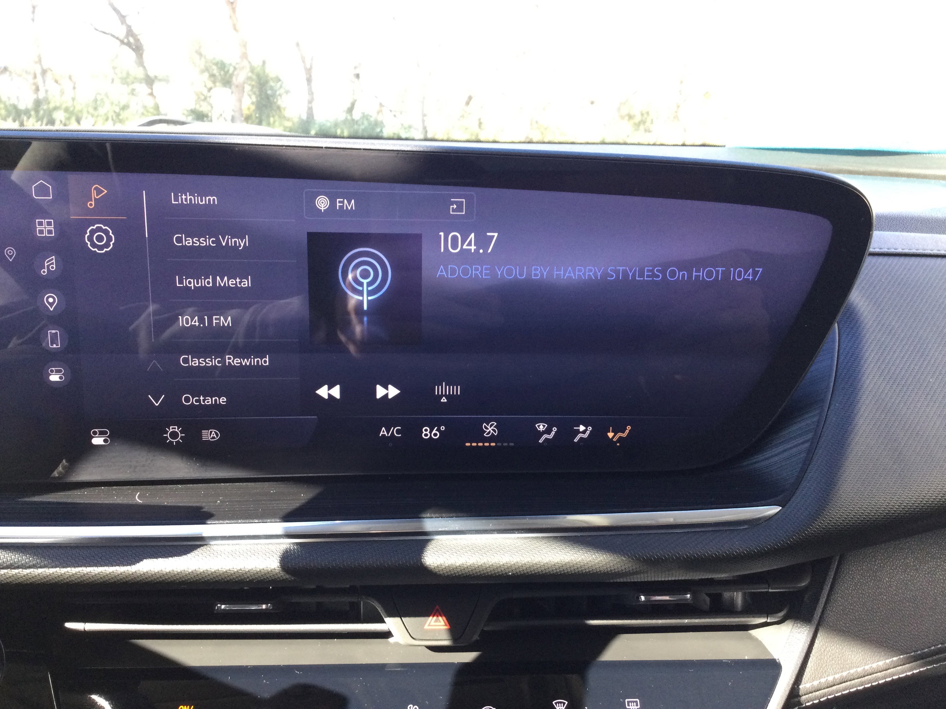 Used 2025 Buick Envision Preferred image 11