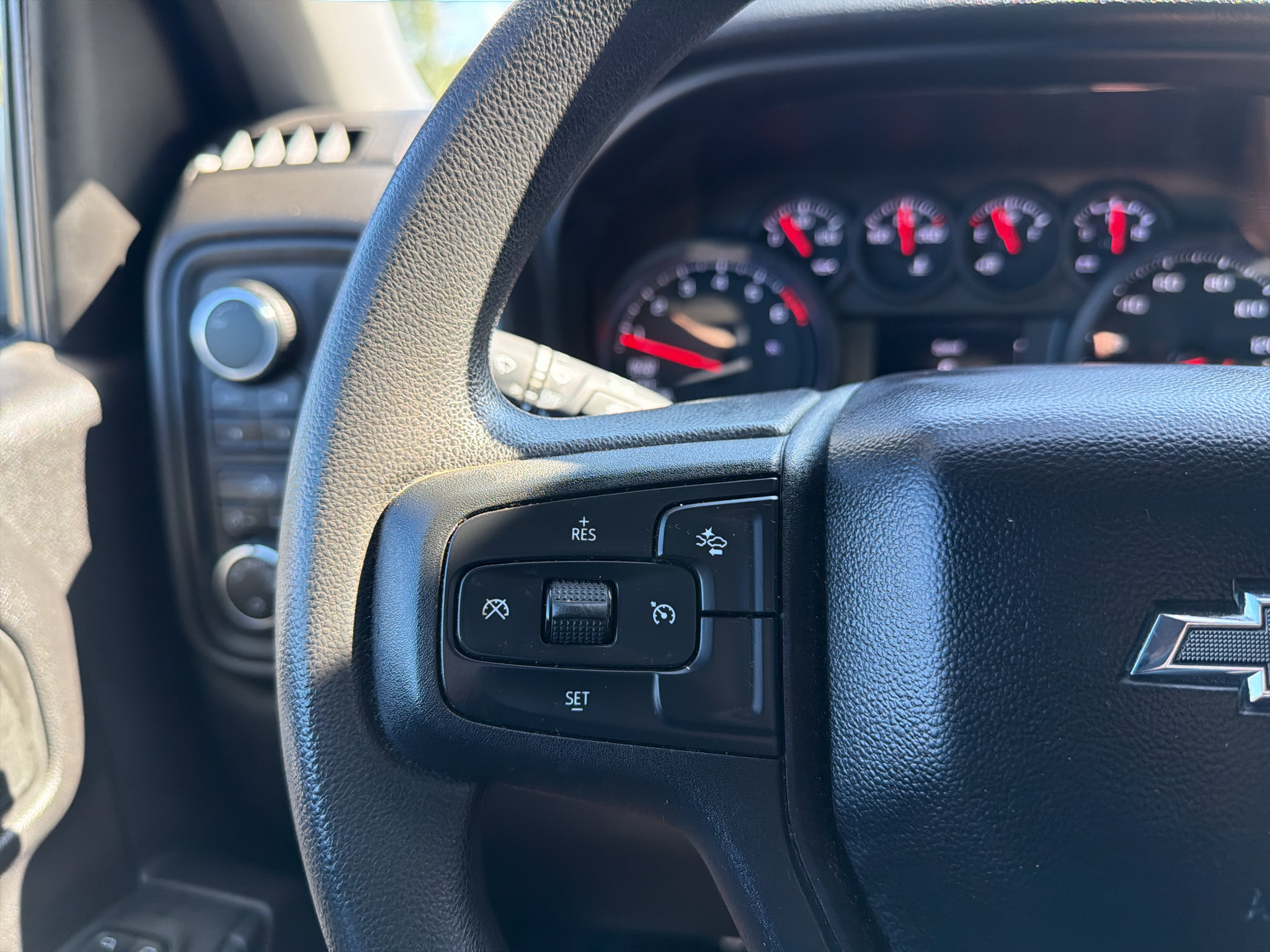 Used 2024 Chevrolet Silverado 1500 Custom Trail Boss w/ LPO, Dark Essentials Package AWD/4WD image 27