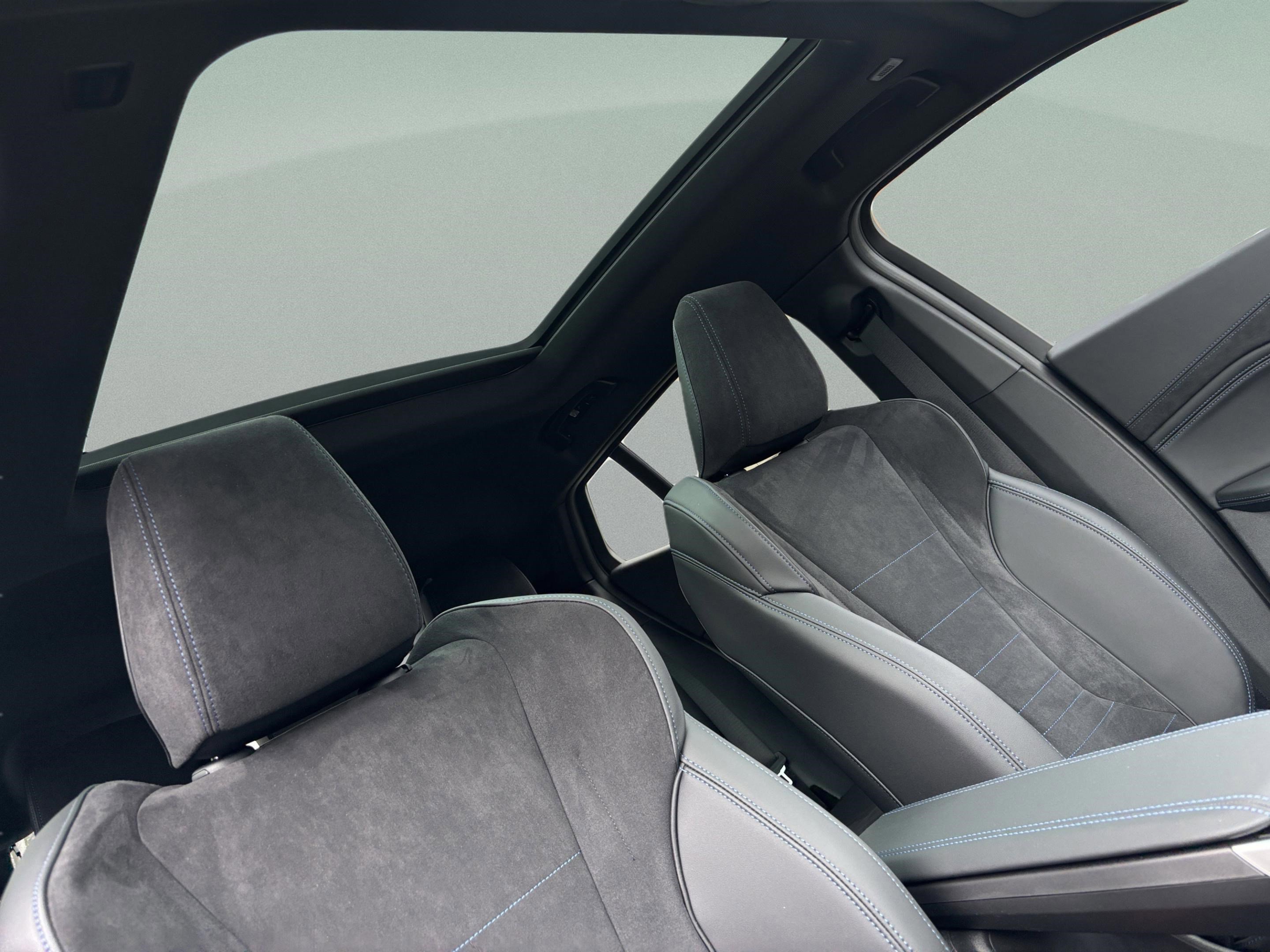 Used 2026 BMW X2 xDrive28i w/ Technology Package image 13