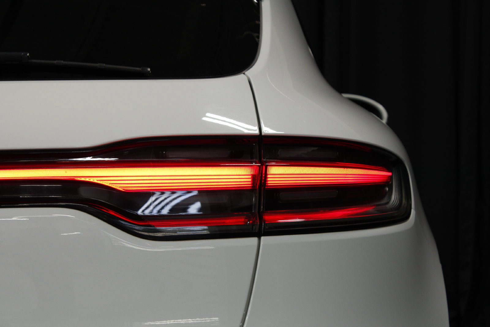 Used 2022 Porsche Macan AWD/4WD image 12