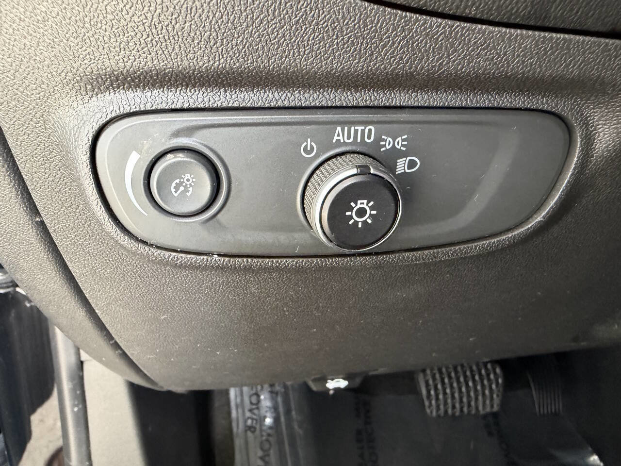 Used 2022 Chevrolet Equinox LT w/ Driver Convenience Package AWD/4WD image 30
