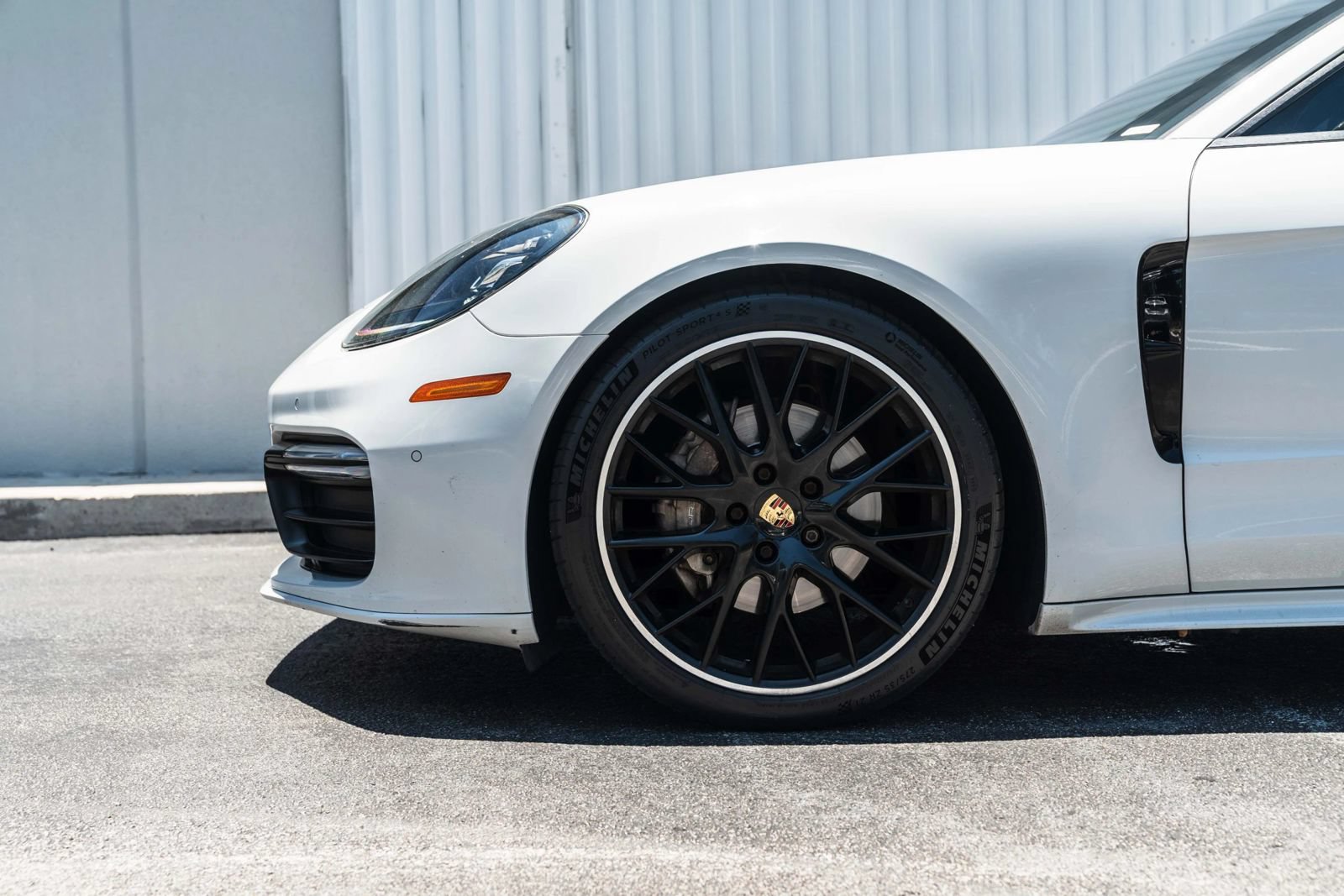 Used 2018 Porsche Panamera 4 AWD/4WD image 4