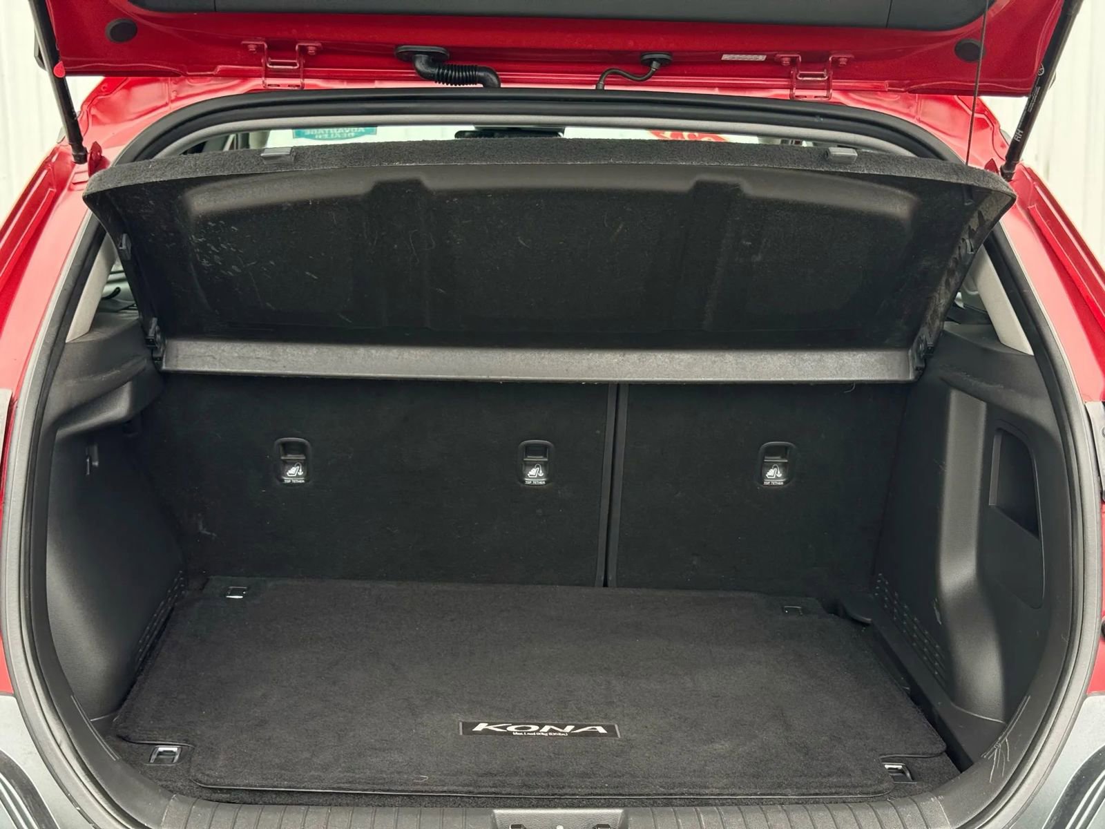 Used 2021 Hyundai Kona Limited w/ Cargo Package image 15