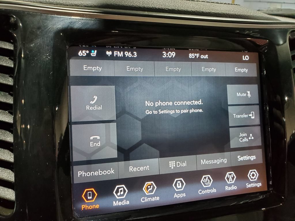 Used 2020 Jeep Cherokee Limited w/ Luxury Group FWD image 32