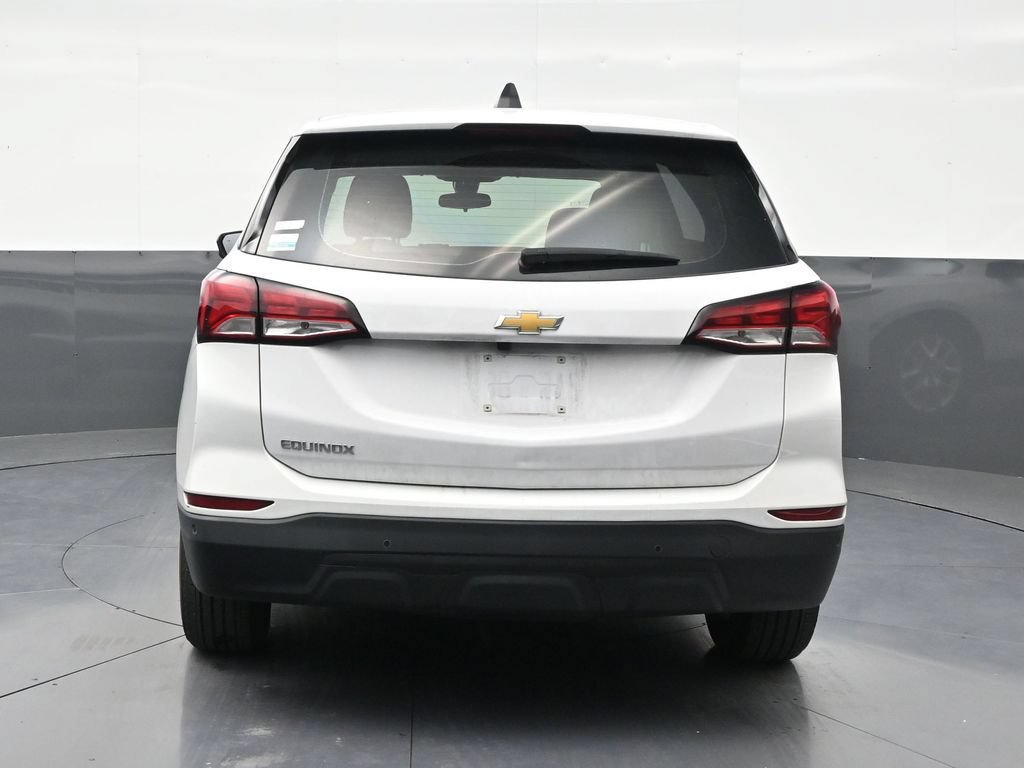Used 2024 Chevrolet Equinox LS w/ Driver Confidence II Package FWD image 4