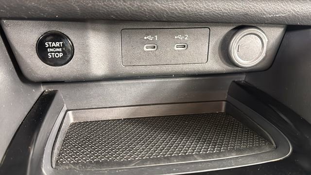 Certified 2025 Nissan Rogue SV image 28