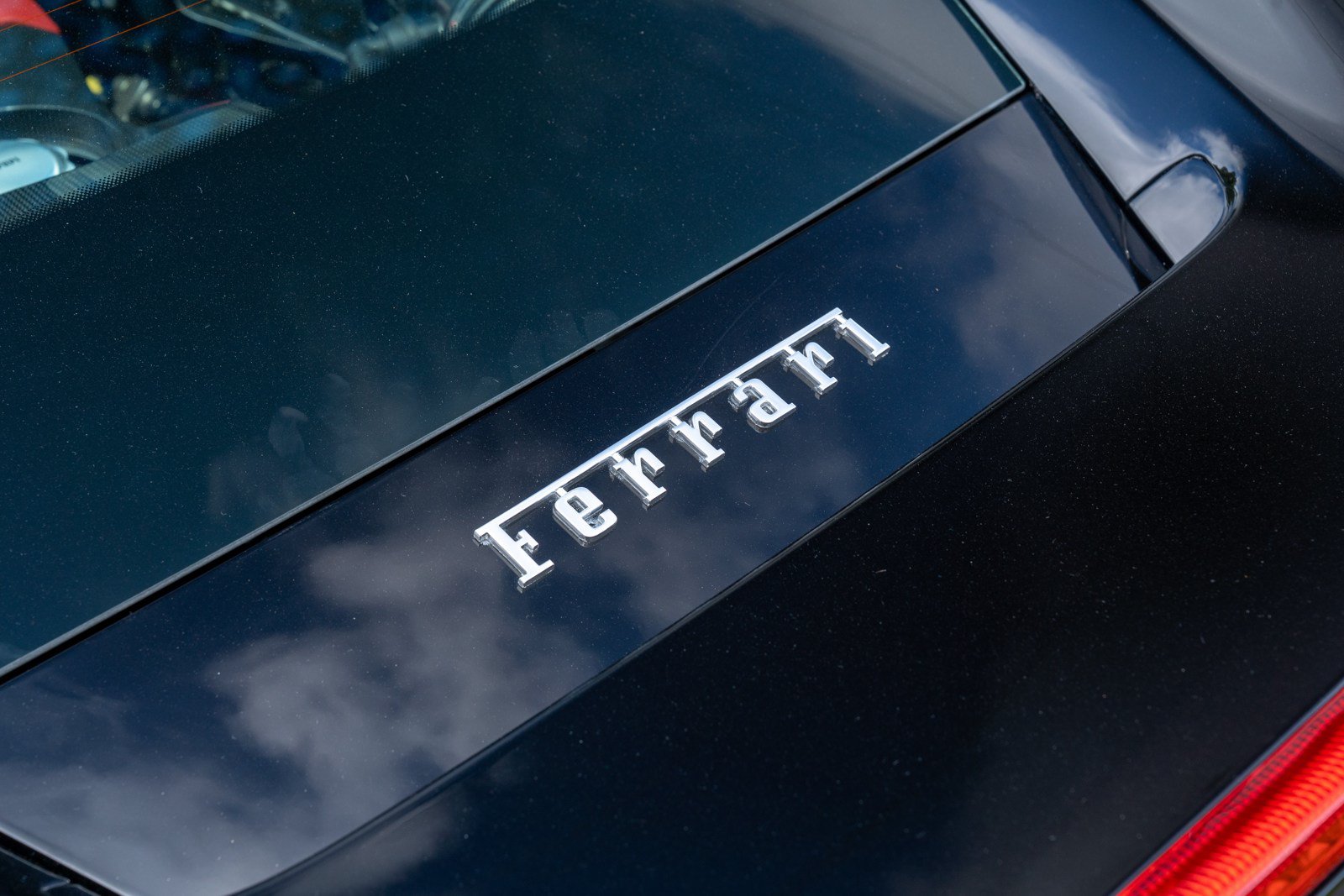 Used 2018 Ferrari 488 GTB RWD image 16