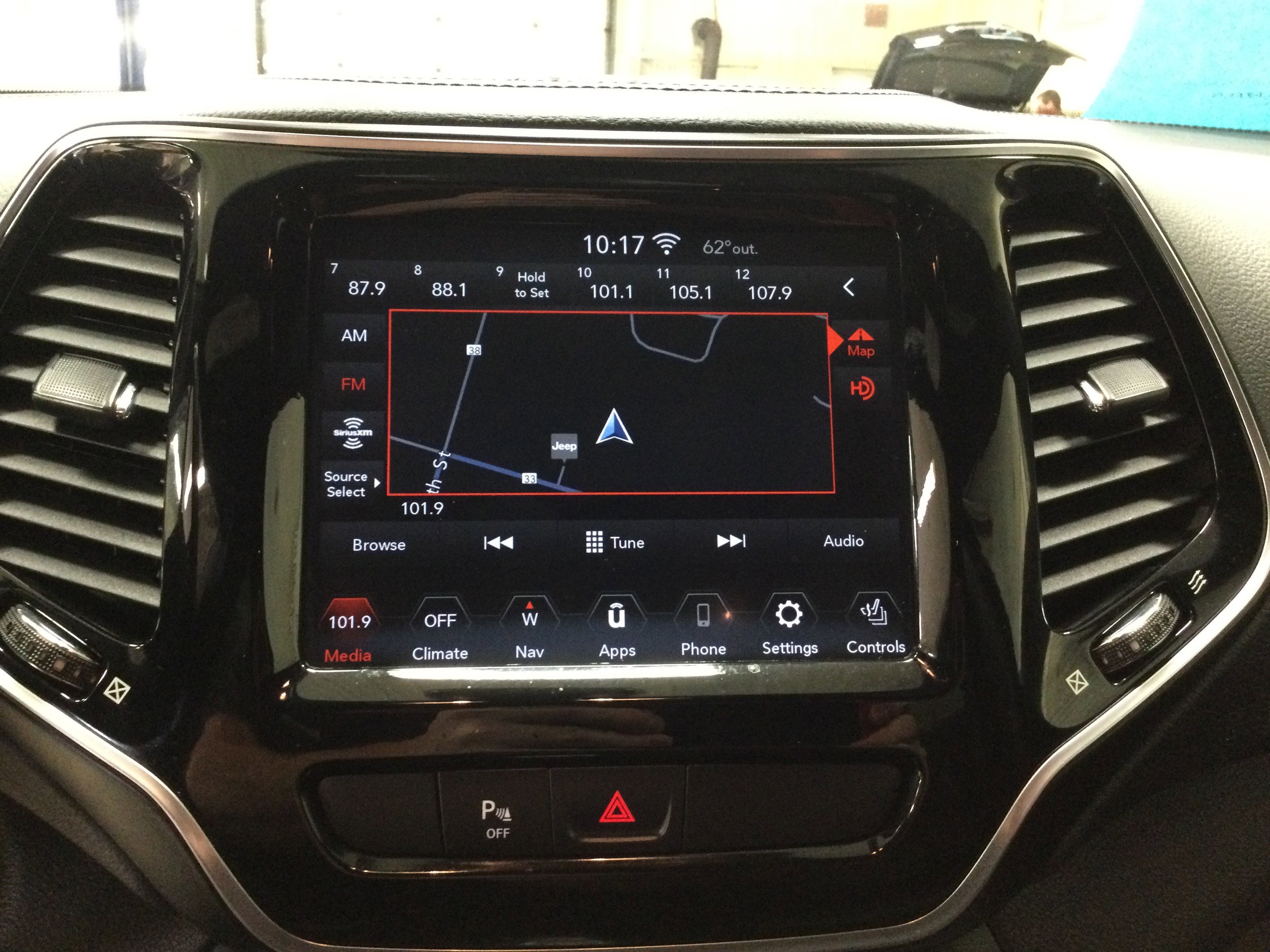 Used 2020 Jeep Cherokee High Altitude image 10