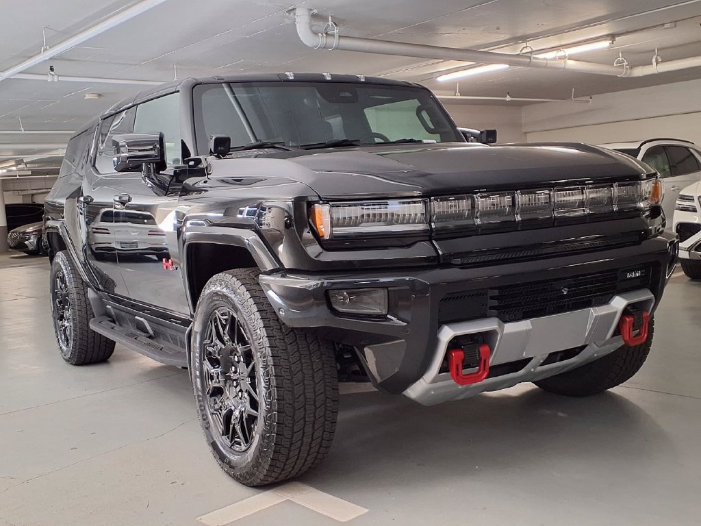 New 2026 GMC Hummer EV SUV w/ LPO, Illumination Package AWD/4WD image 3