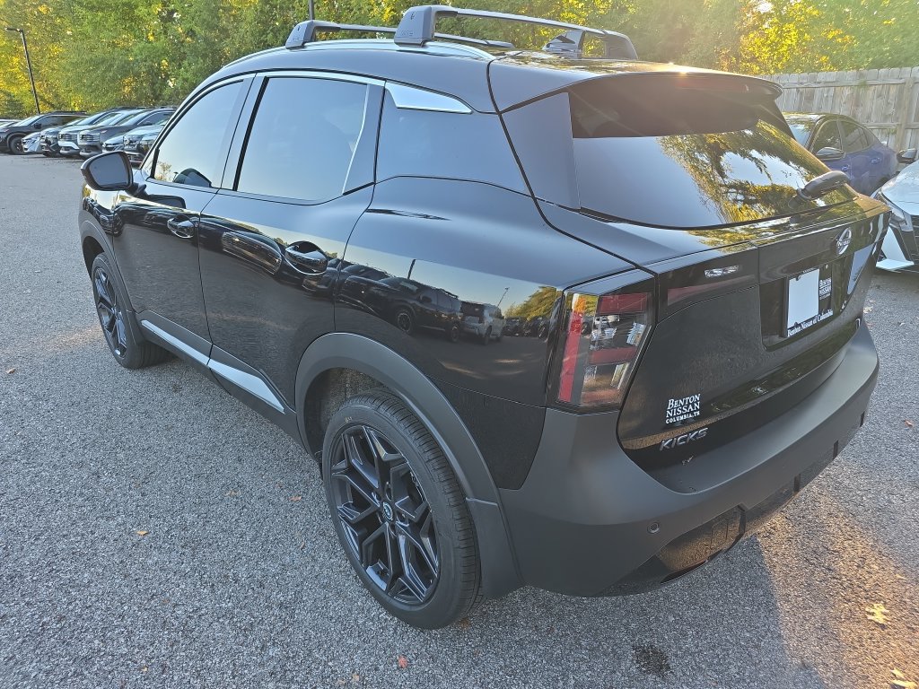 New 2027 Nissan Kicks SR w/ SR Premium Package FWD image 2