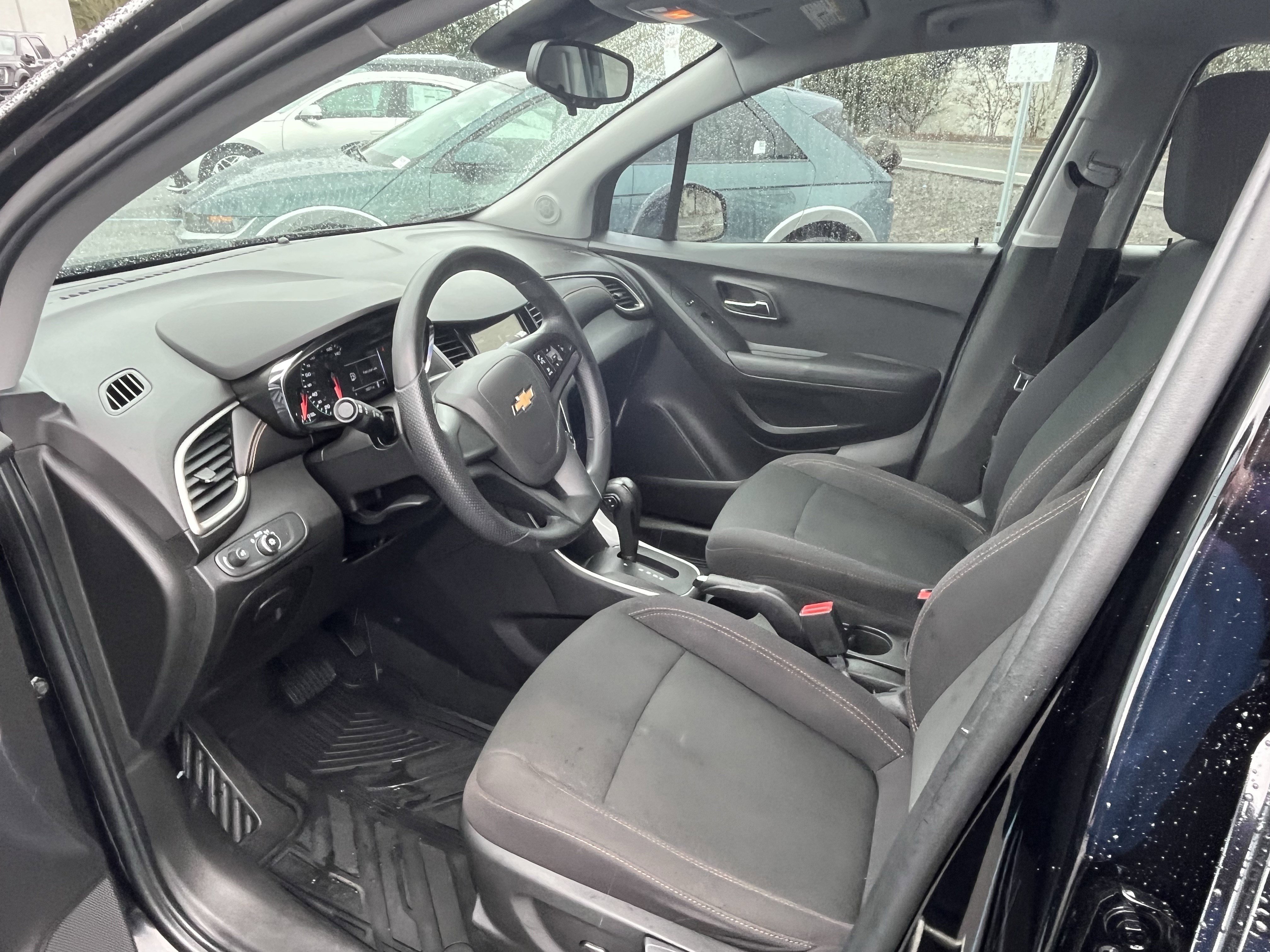 Used 2019 Chevrolet Trax LS w/ LPO, Cargo Package image 9