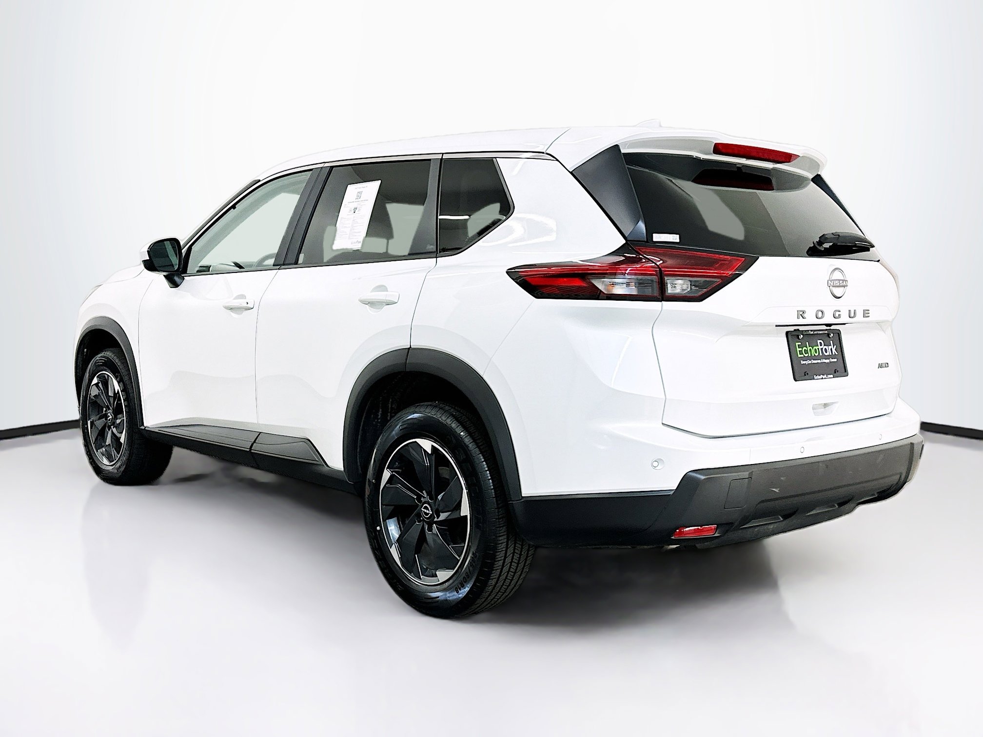 Used 2025 Nissan Rogue SV image 5
