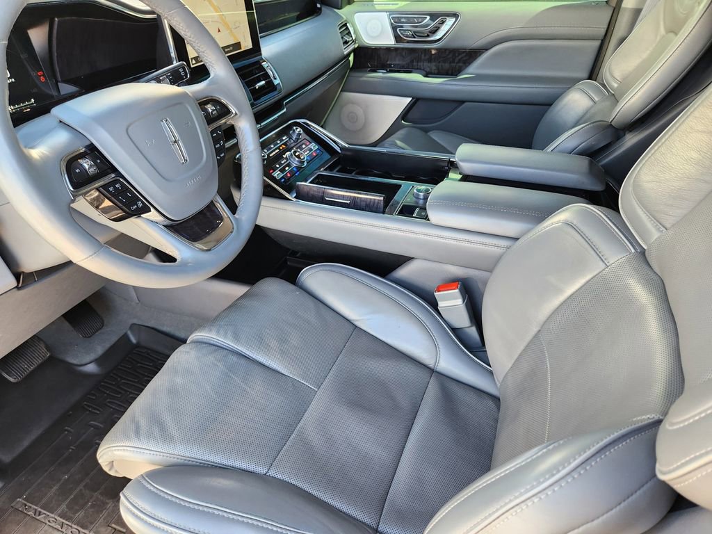 Used 2019 Lincoln Navigator Reserve image 10