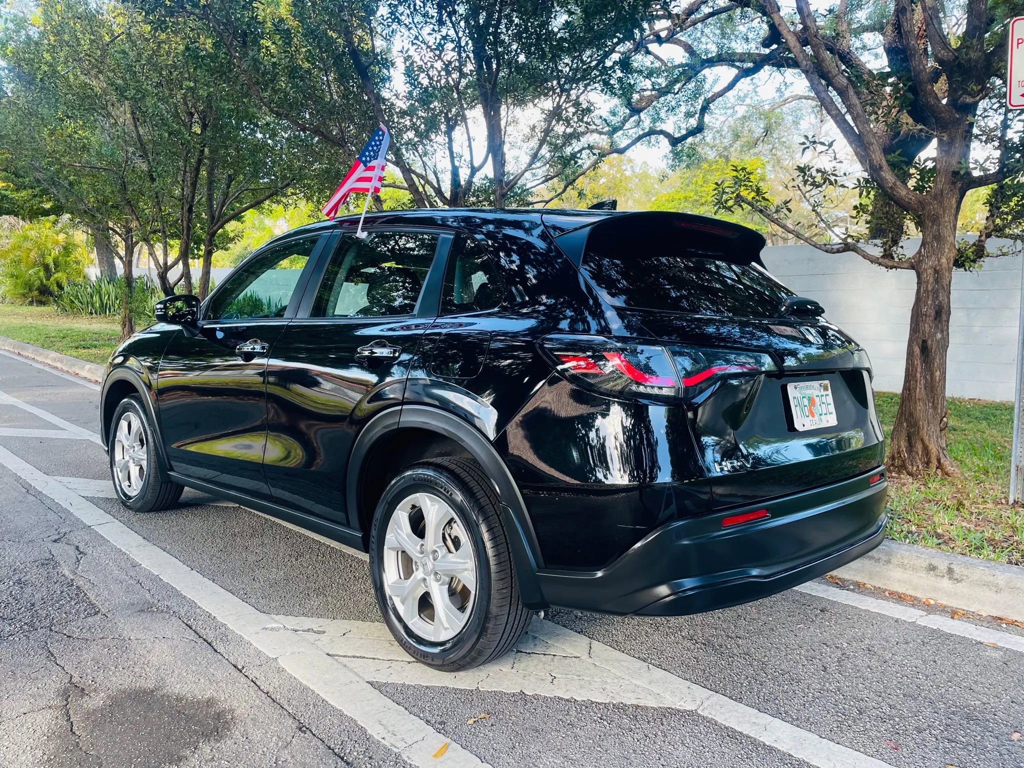 Used 2025 Honda HR-V LX image 3