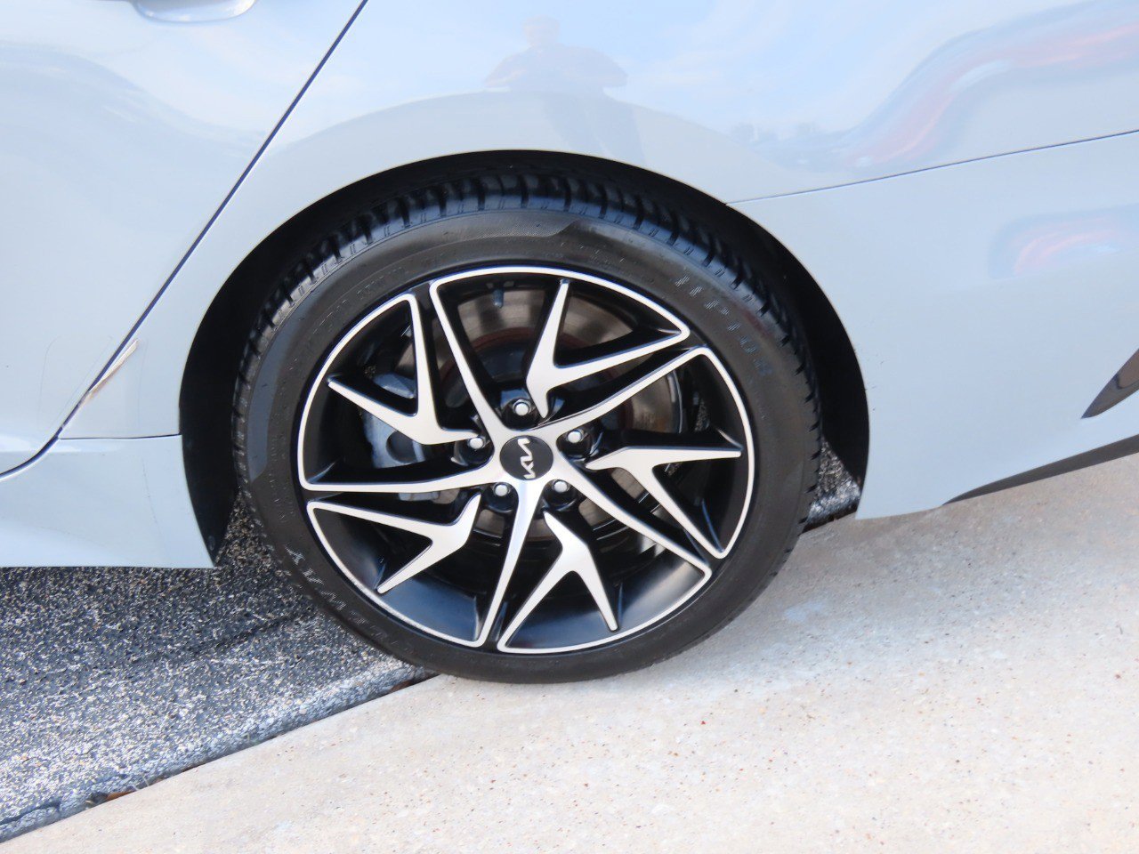 Used 2023 Kia Stinger GT-Line w/ Sun & Sound Package image 17