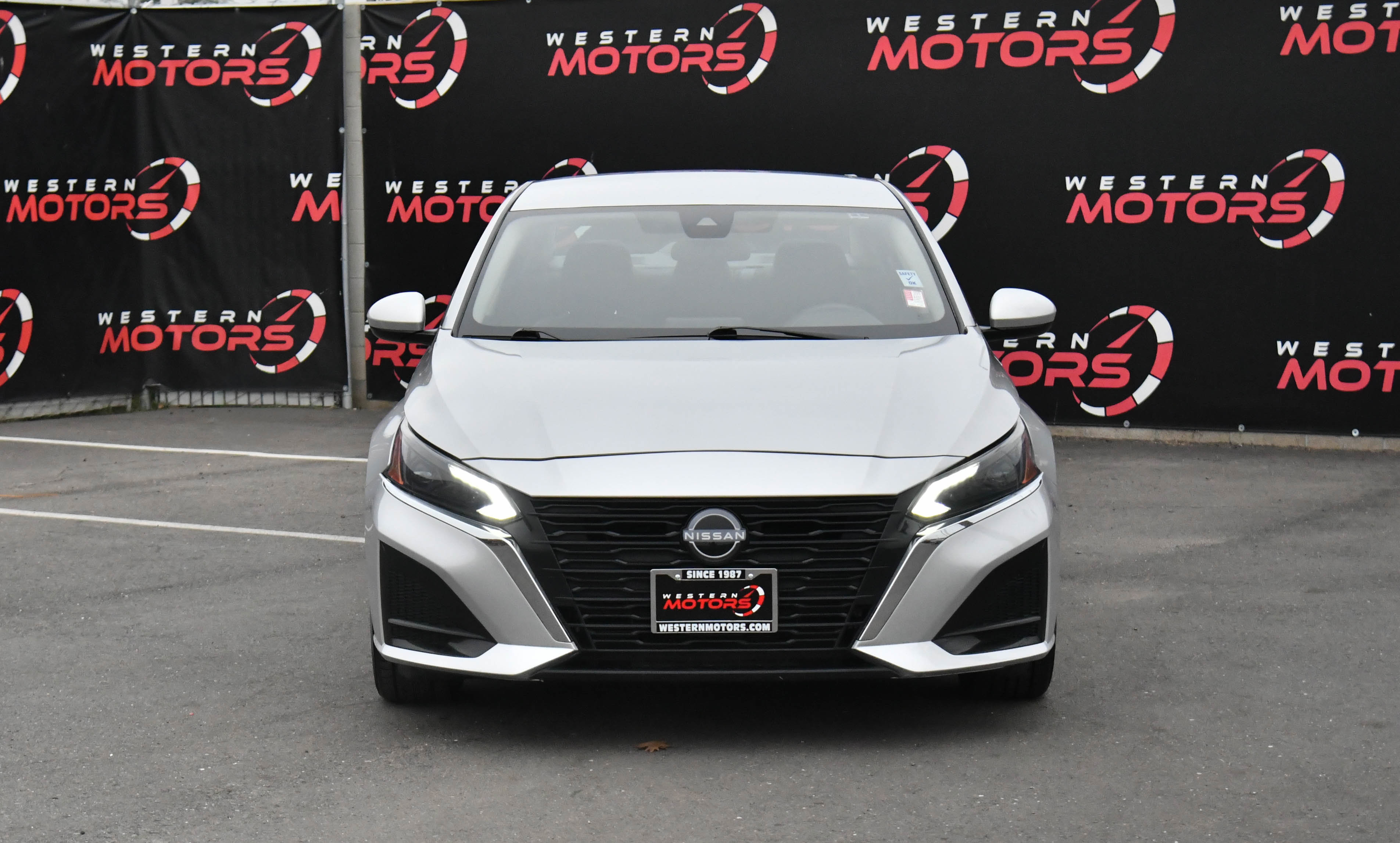 Used 2023 Nissan Altima 2.5 SV image 2