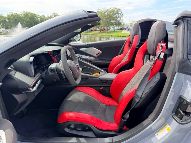 Used 2024 Chevrolet Corvette Stingray Premium Conv w/ Z51 Performance Package RWD image 8