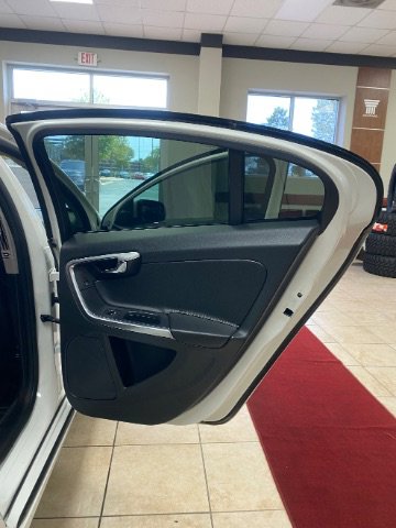 Used 2018 Volvo S60 T5 Dynamic w/ Vision Package image 15