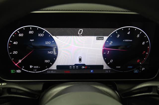 Used 2025 Mercedes-Benz GLC 300 4MATIC image 9