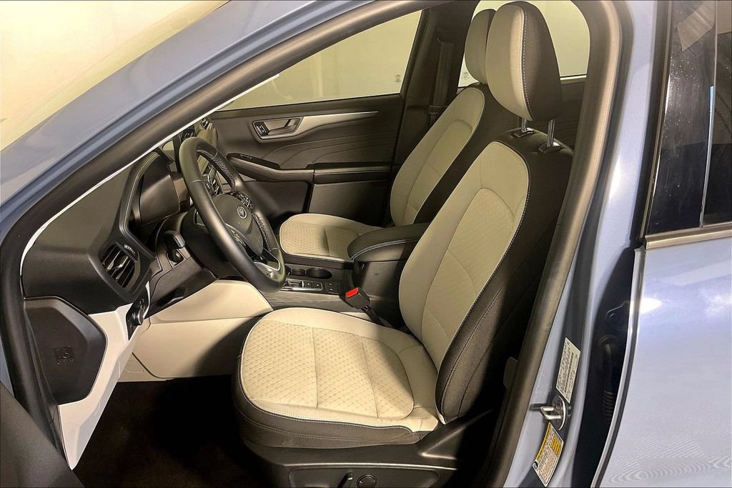 Used 2024 Ford Escape Active AWD/4WD image 30