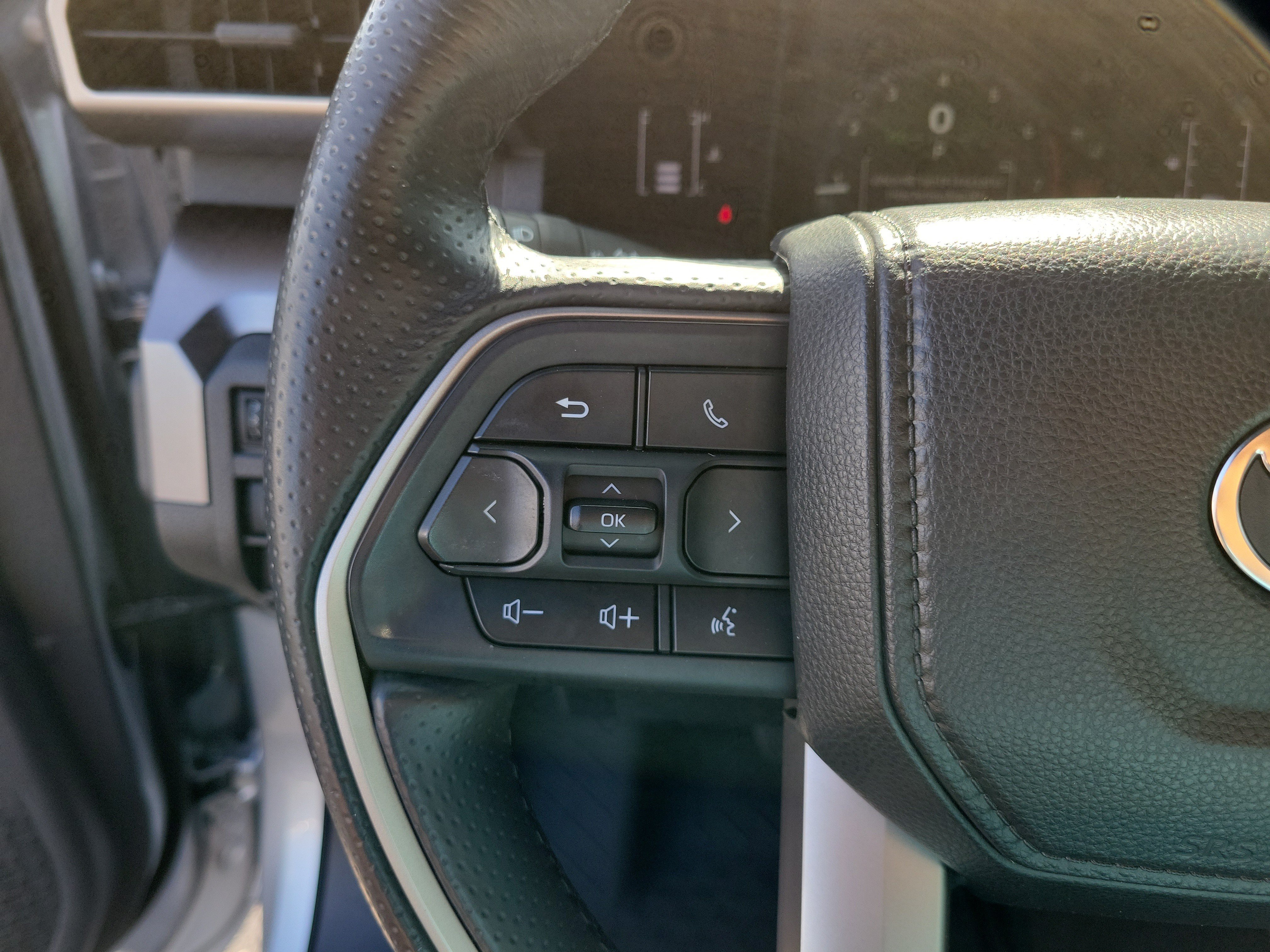 Used 2025 Toyota 4Runner SR5 AWD/4WD image 24