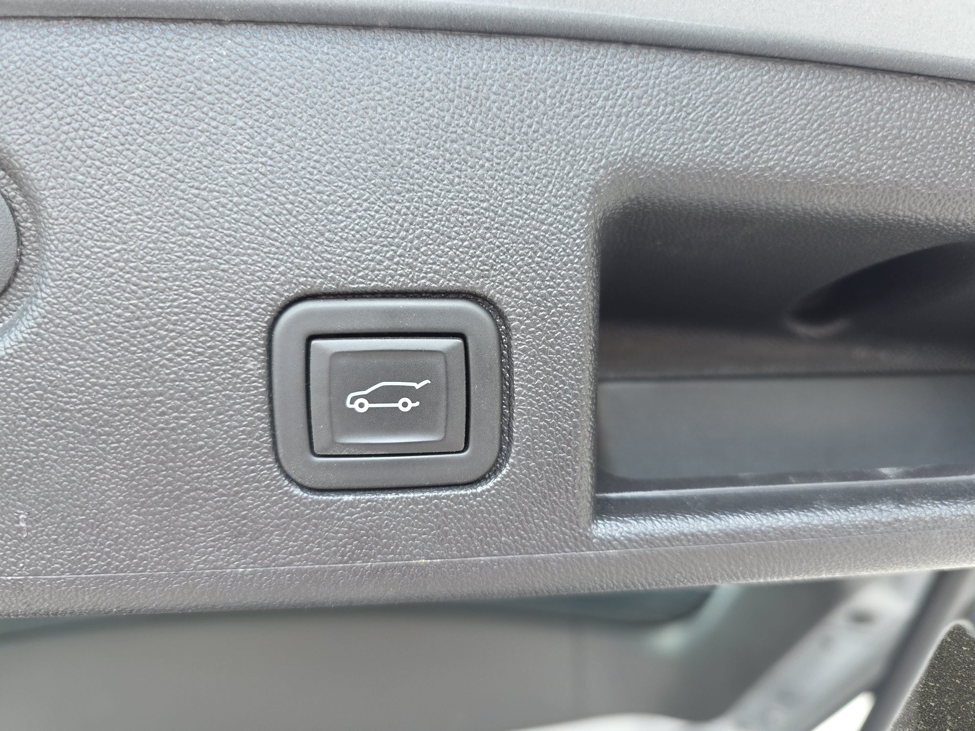 Used 2024 Chevrolet Equinox LT AWD/4WD image 11